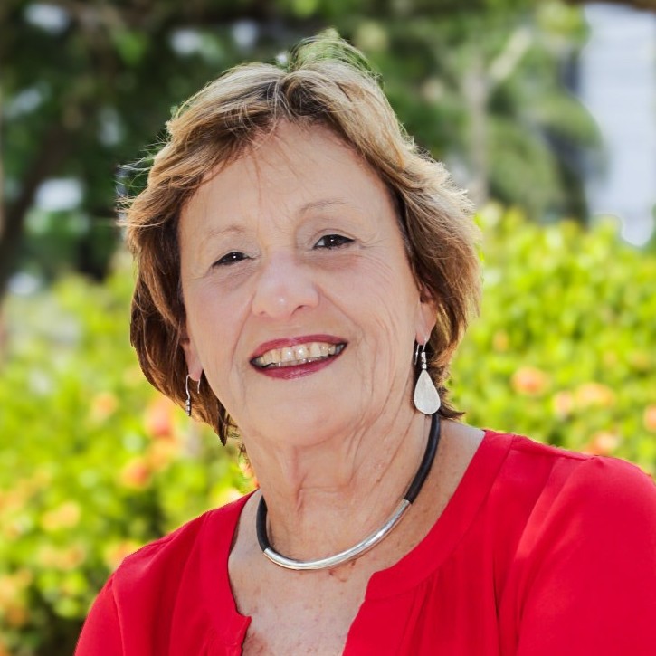 Livia Maria de Freitas Reis Teixeira